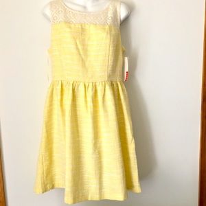 Women’s Elle beautiful yellow/white Feminine Semi Formal Perfect NWT